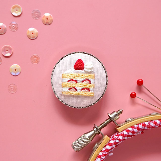 【本店11F】12/22 食べ物刺繍作家かりんと作るショートケーキのブローチ