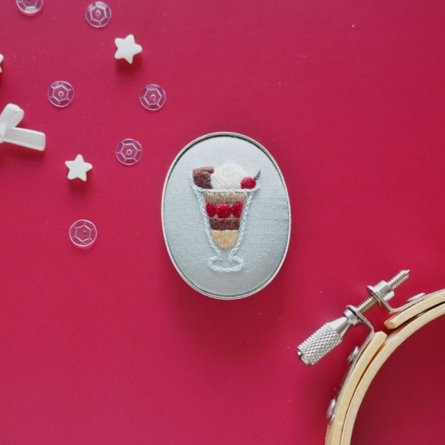 【本店11F】1/17 食べ物刺繍作家かりんと作るパフェのブローチ