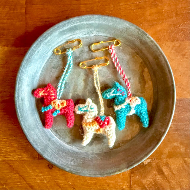 【本店11F】1/18あはは工房と作る　午年ダーラナホースのブローチ