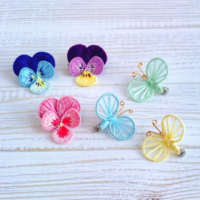 【本店11F】2/8 kanaと作るパンジーとちょうちょの立体刺繍ブローチ