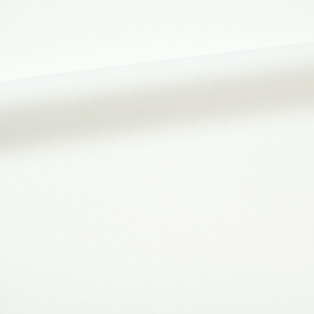 51.オフ白