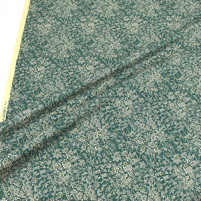 生地 LIBERTY FABRICS リバティ・ファブリックス タナローン 2021AW Brilliant Christmas Whispering Light ウィスパリング・ライト(DC31832) J21B.グリーン 99Zz99j