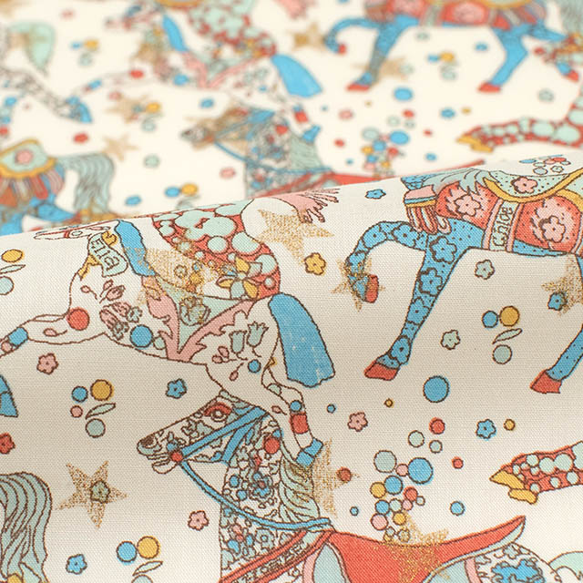 生地 LIBERTY FABRICS リバティ・ファブリックス タナローン 2025AW Festive Collection Celestial Pace セレスティアル・ペース(DC35395) J25B.アイボリー/ブルー 09Ac04j