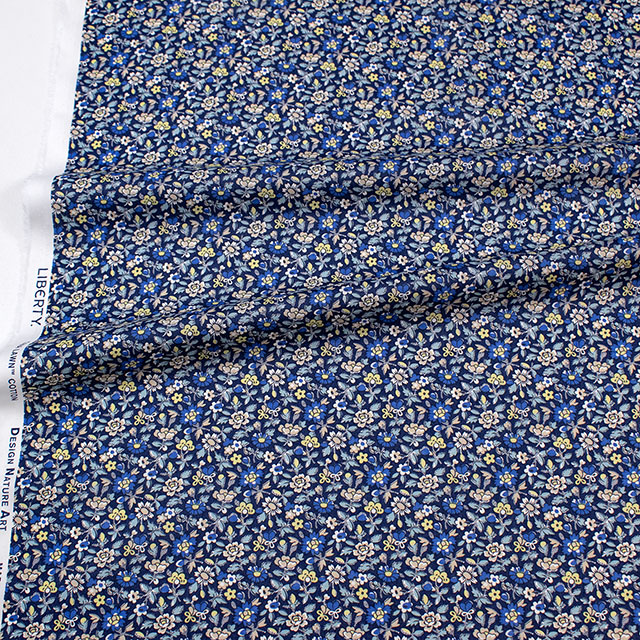 生地 LIBERTY FABRICS リバティ・ファブリックス タナローン 2026AW DESIGN. NATURE. ART. Patsy & Lenny パッツィ・アンド・レニー(26-363J62002) 26DU.ネイビー 09Ac04j