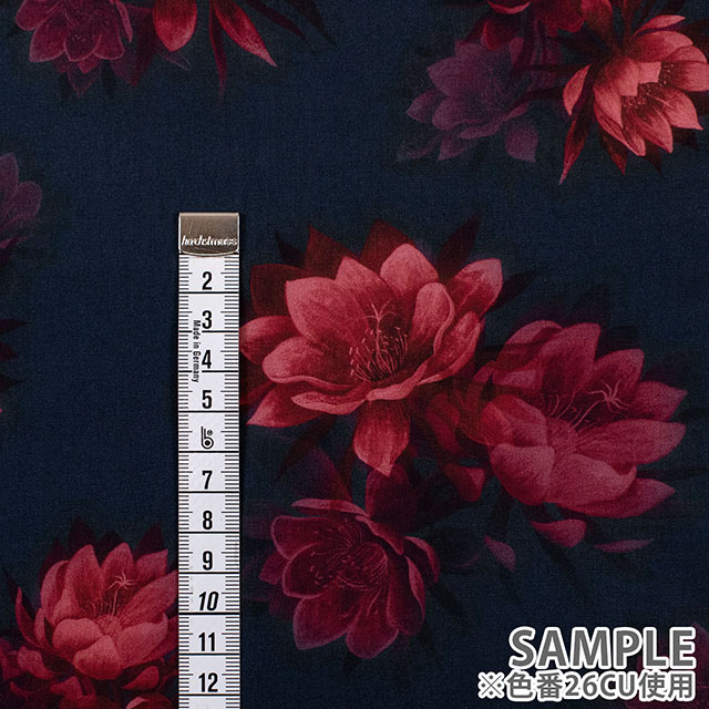 生地 LIBERTY FABRICS リバティ・ファブリックス タナローン 2026AW DESIGN. NATURE. ART. Aura オーラ(26-363J62011) 26AU.ブラック/ブルー 09Ac04j