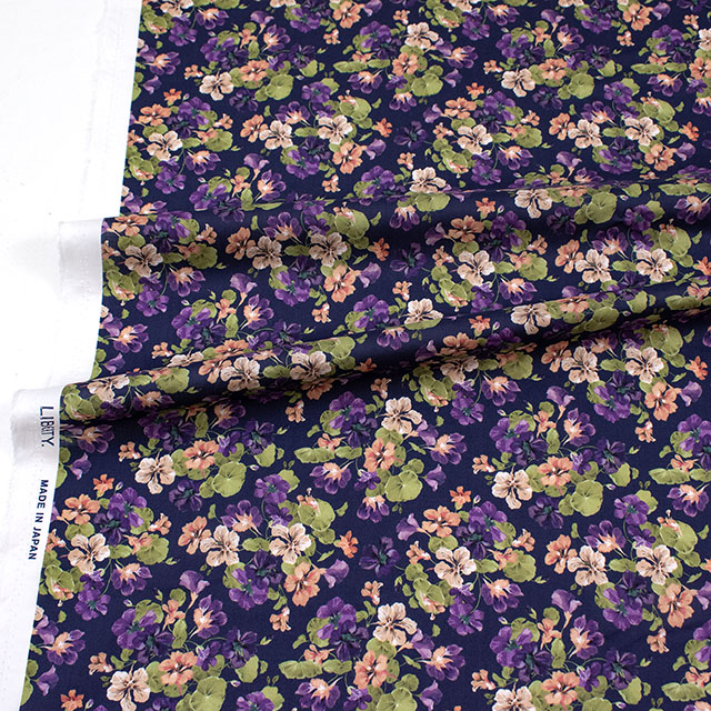 生地 LIBERTY FABRICS リバティ・ファブリックス タナローン 2026AW DESIGN. NATURE. ART. Dancing Nasturium ダンシング・ナスターチウム(DC35737) J26D.ネイビー 09Ac04j