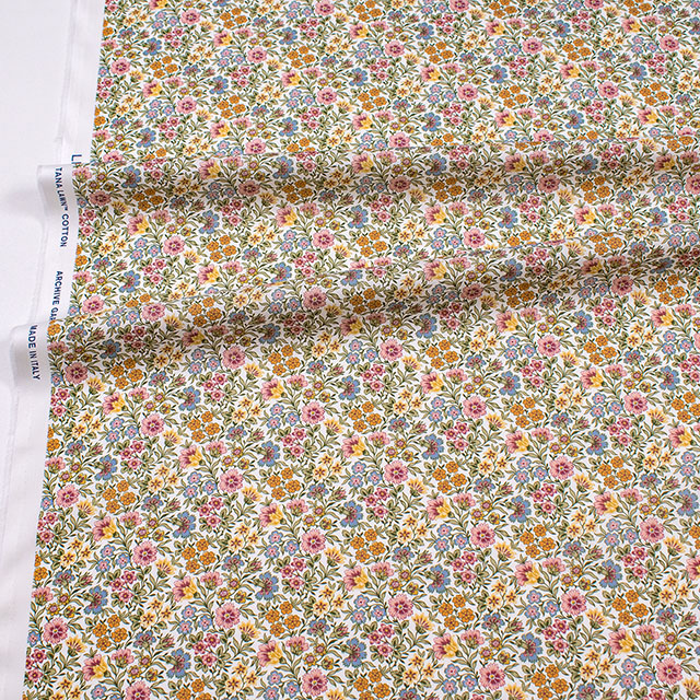 生地 LIBERTY FABRICS リバティ・ファブリックス 2026AW Archive Garden Carnation Trail カーネーション・トレイル(26-363J7529) 26AU.パステル 09Ac04j