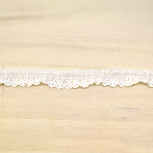 綿ギャザーレース（MO32） 約1cm幅 2.オフ白 オカダヤ(okadaya) 布・生地、毛糸、手芸用品の専門店