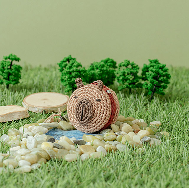 手編みキット cosmo-コスモ- 刺しゅう糸で編むちいさなポーチ(502510) カピバラ 06Bn24_