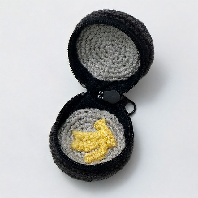 手編みキット cosmo-コスモ- 刺しゅう糸で編むちいさなポーチ(502511) ゴリラ 06Bn24_